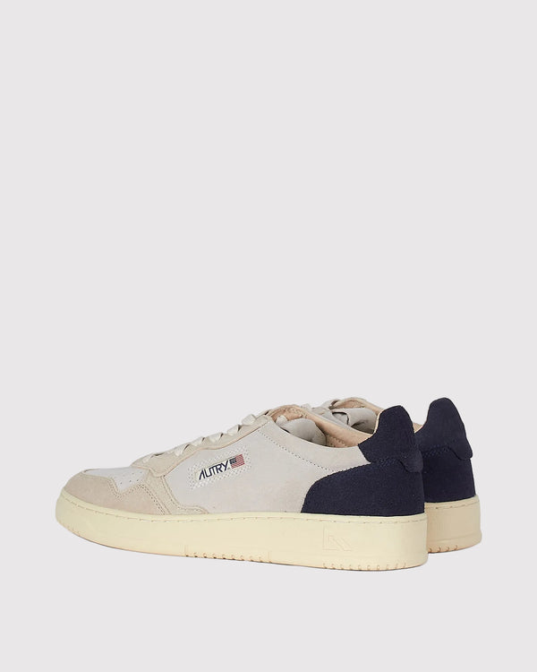 Medalist Low Sneakers Sand