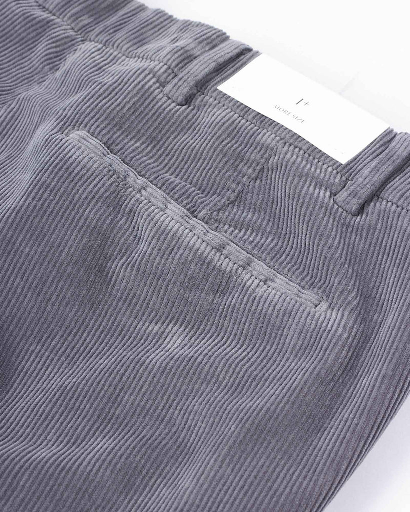 One More Size Cord Chino Grå
