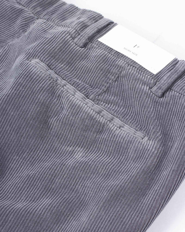 One More Size Cord Chino Grå