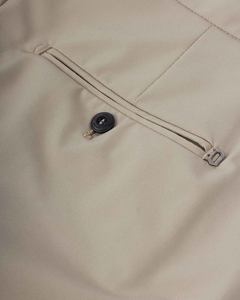 Travel Chino Sand