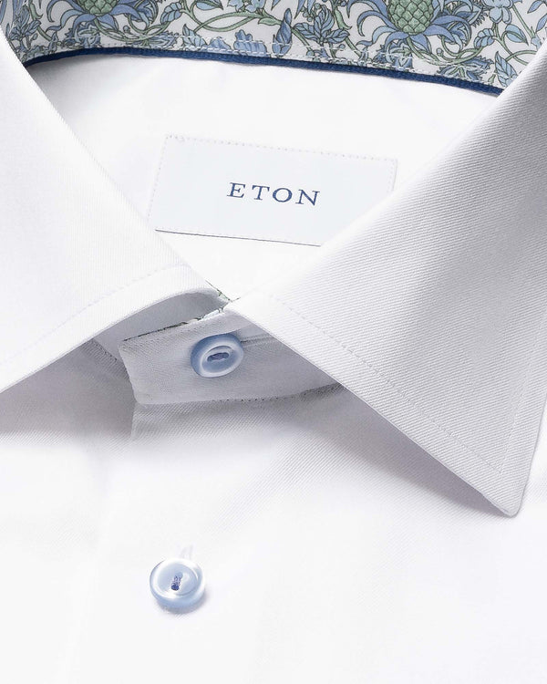 Contemporary Fit Floral Effect Hvid