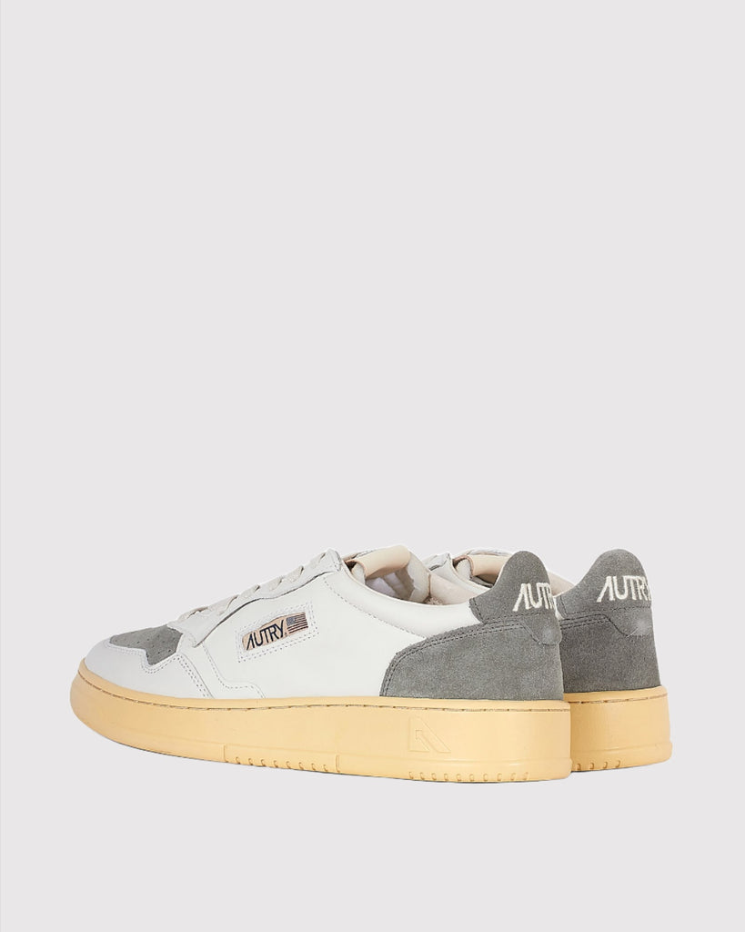 Autry 01 Low Man Suede Mil